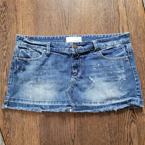 Maurices Distressed Medium Wash Raw Hem Mini Jean Skirt Size Women's 13/14 - Picture 1 of 5